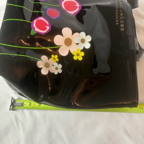 Marc Jacobs Fragrances Black Glossy PVC Multicolored Floral Tote Flower Garden - Picture 7 of 9